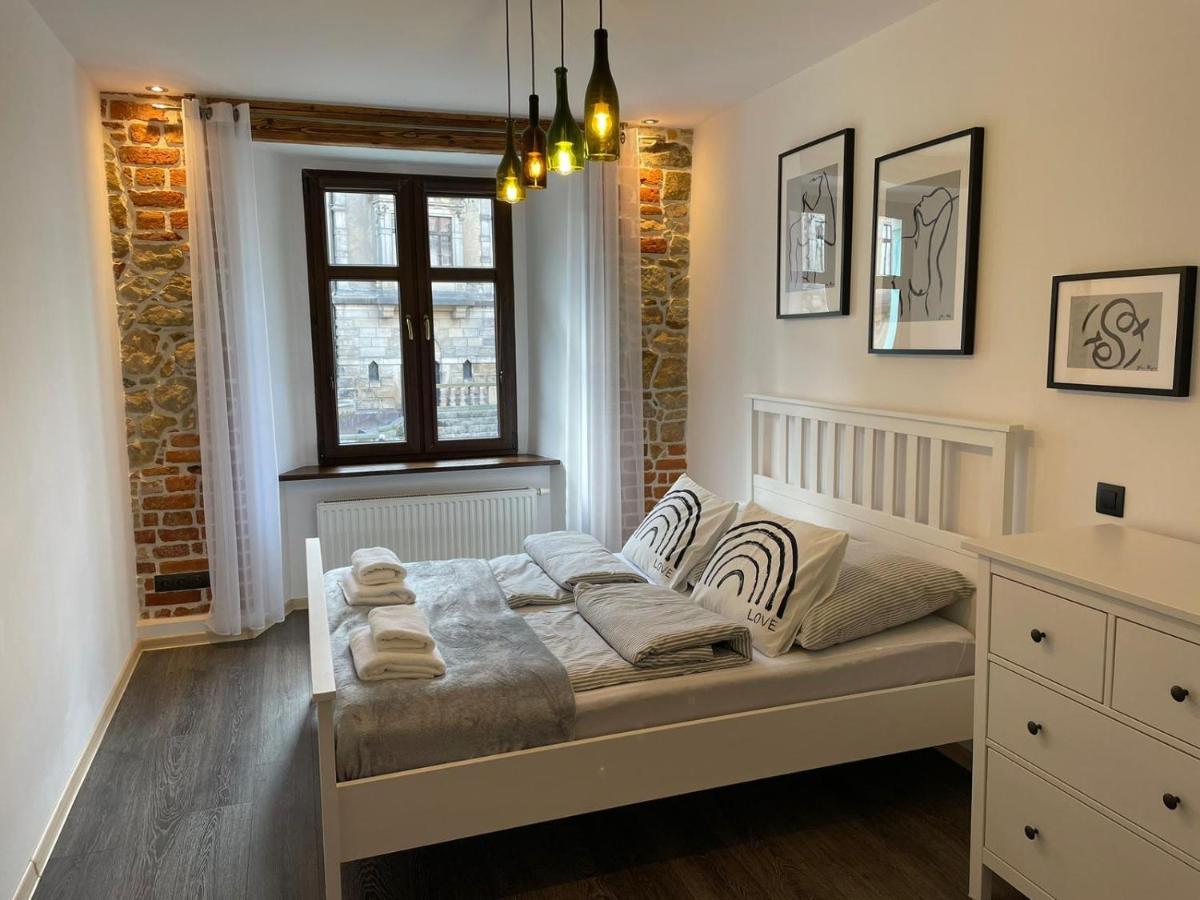 Apartament Przy Ratuszu Kłodzko Buitenkant foto