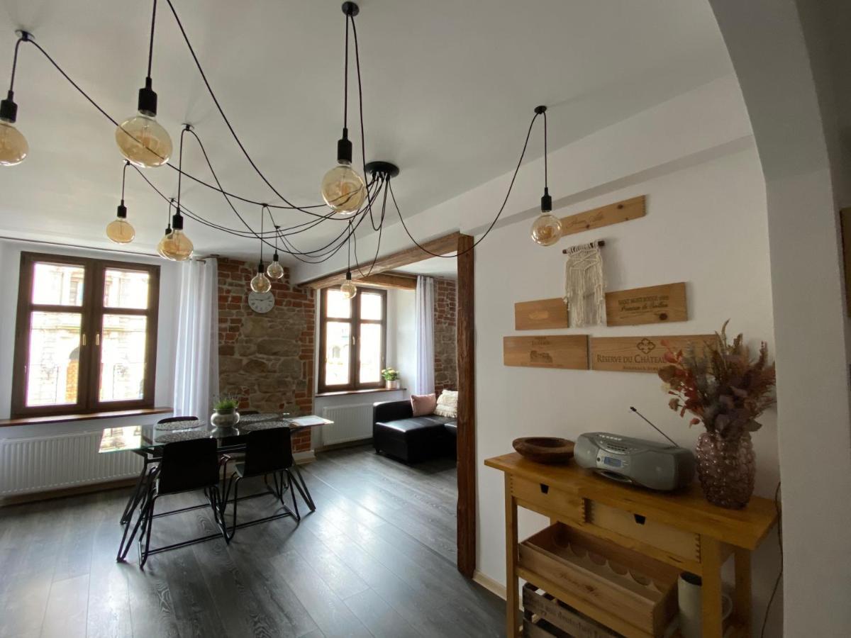 Apartament Przy Ratuszu Kłodzko Buitenkant foto
